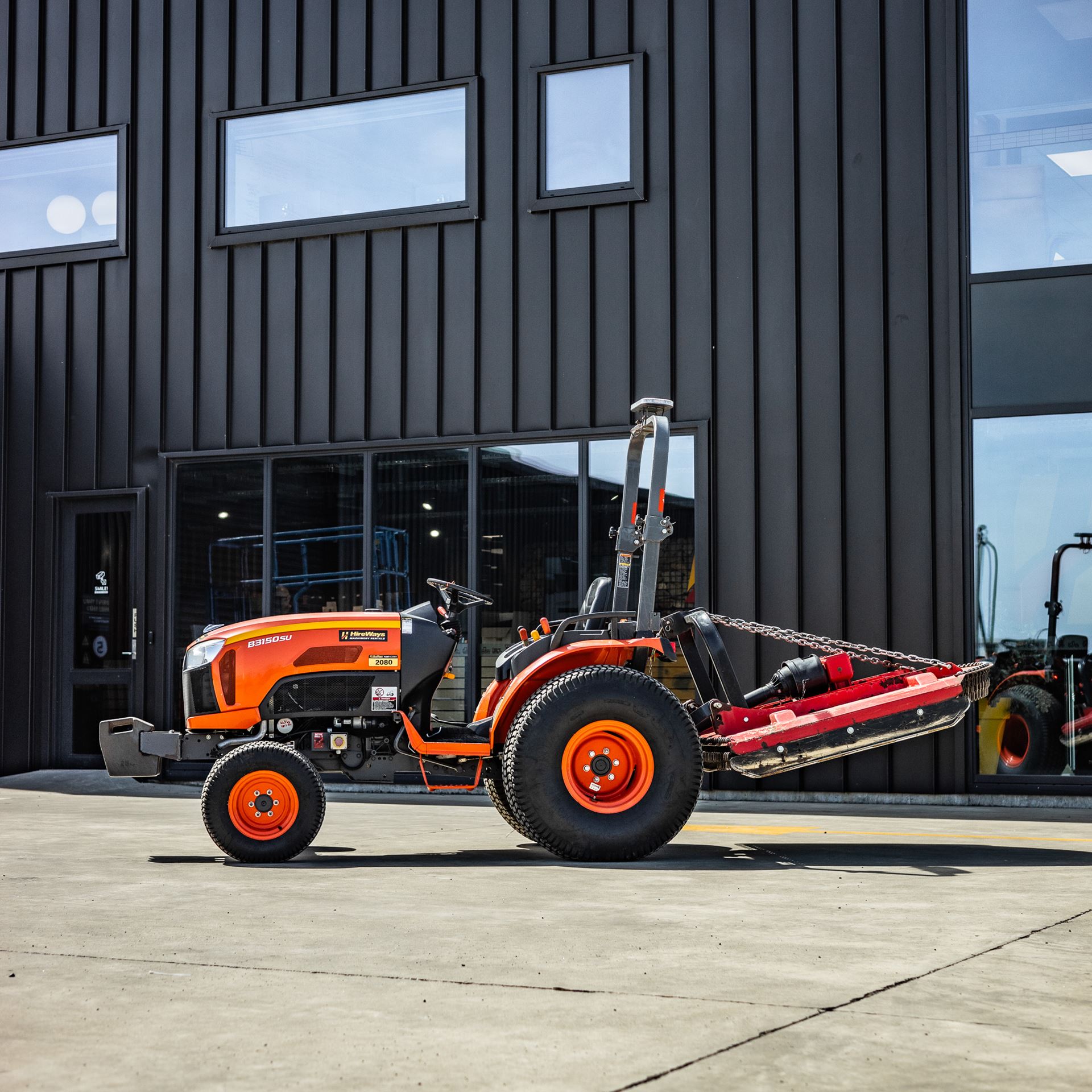 Picture of 32hp Tractor w Mower/Slasher